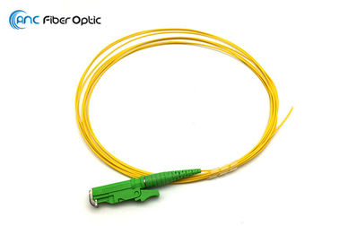 Tubo fraco do amortecedor apertado da manutenção programada G652D 0.9mm da trança da fibra ótica de E2000/APC 2 medidores