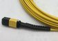 Fêmea do conjunto de cabo de fibra ótica da manutenção programada G657A1 12F MPO com a bota dobrável do ângulo do cabo flexível